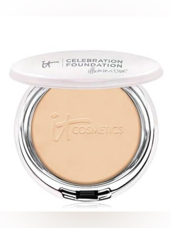it cosmetics Other - IT COSMETICS Illumination - Full Coverage Anti-Aging Hydrating Powder Foundation